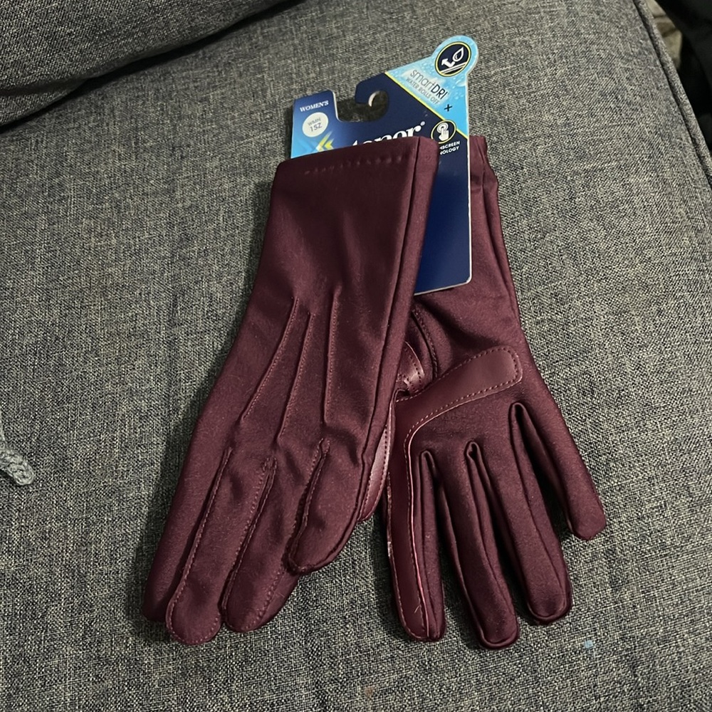 Isotoner gloves ๐๐น๐น - Picture 2 of 4